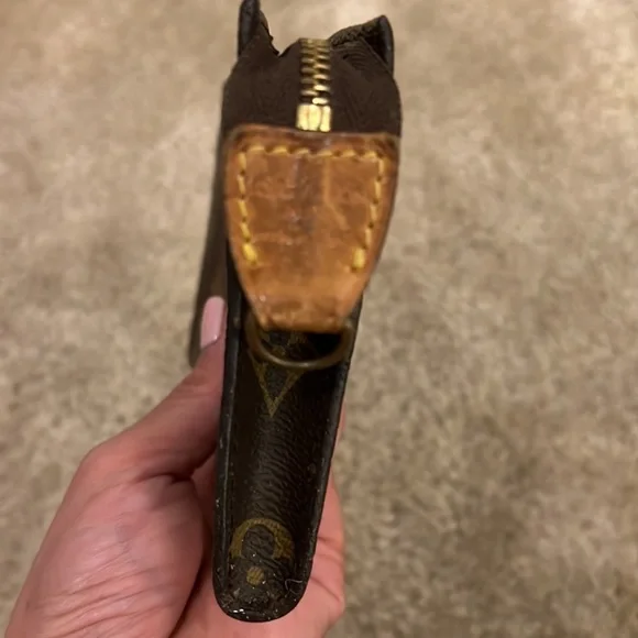 Sold✅Louis Vuitton Toiletry Pouch - Picture 3 of 11